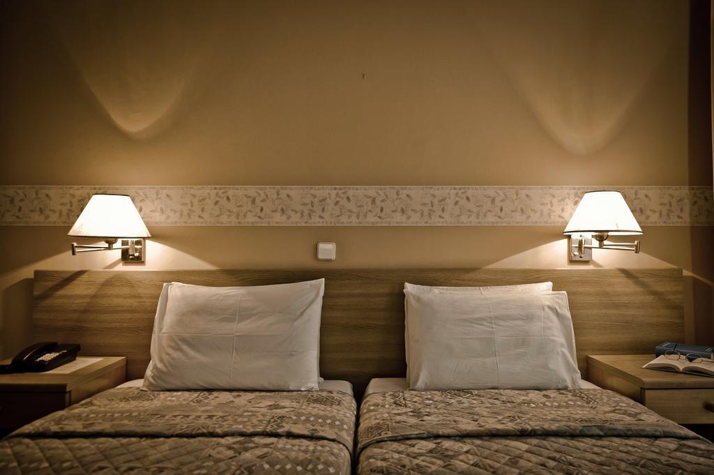 Anesis Hotel แคซโทเรีย ภายนอก รูปภาพ